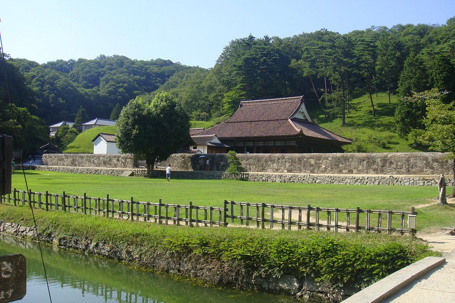 Old Shizutani School image