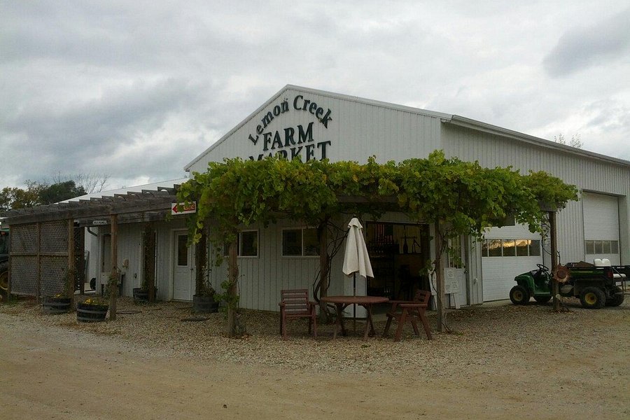 Lemon Creek Winery image