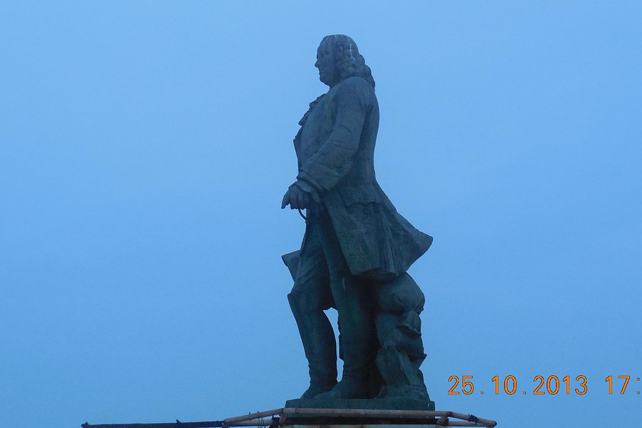 Statue of Marquis Dupleix image