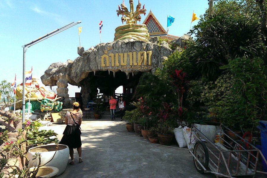 Wat Tham Khao Tao image