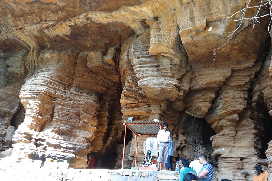 Akka Mahadevi Caves image