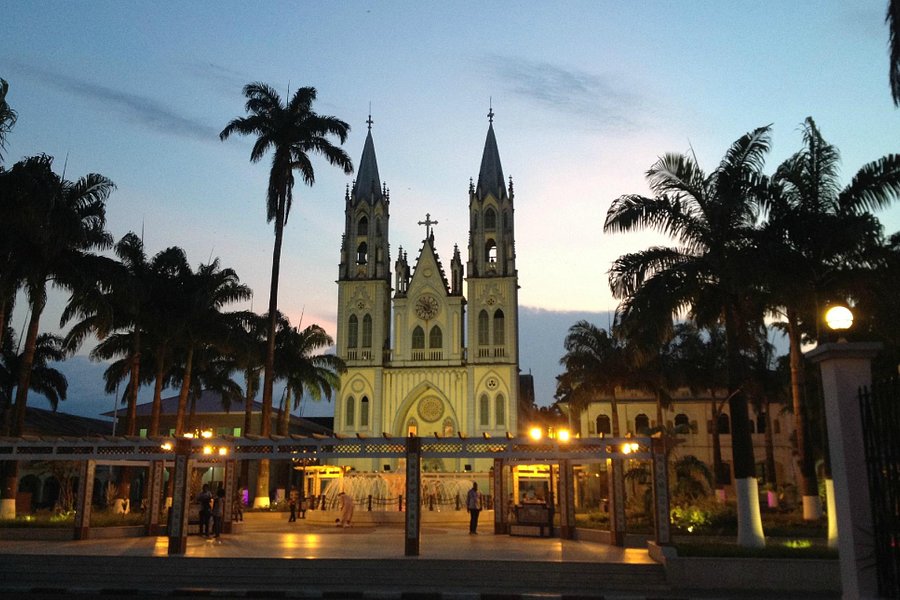 Catedral de Santa Isabel image