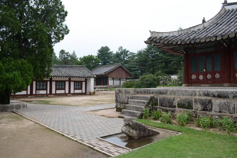 Sungkyunkwan University image