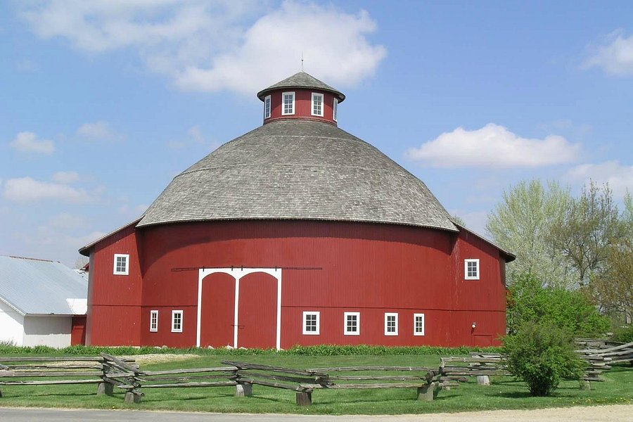 The Round Barn Theatre at Amish Acres image