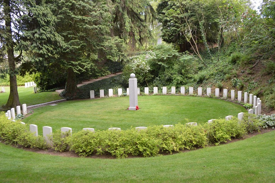 St Symphorien Military Cemetery image