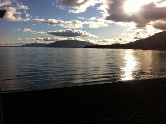 Lago Calafquen image