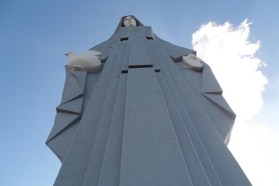 Monumento a la Virgen de la Paz image