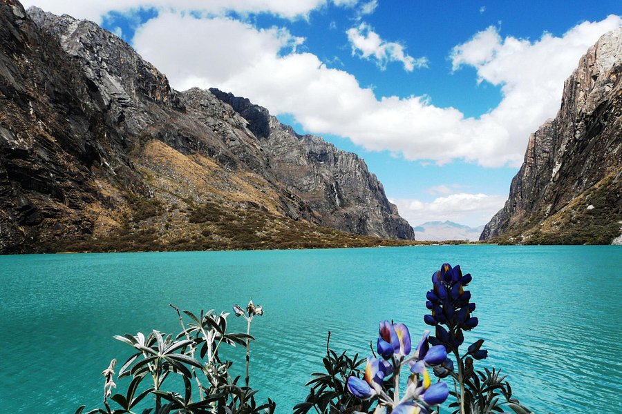 Lake Llanganuco image