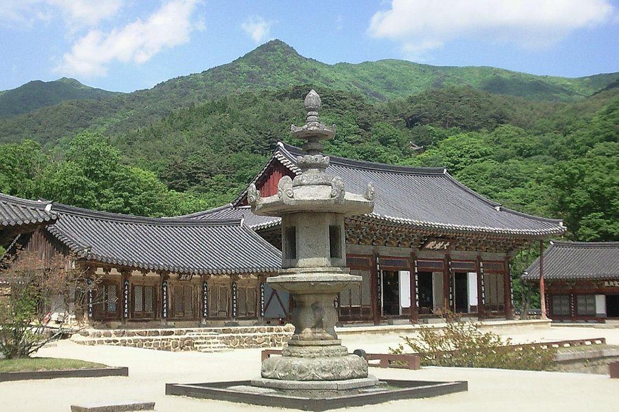 Hwaeomsa Temple image