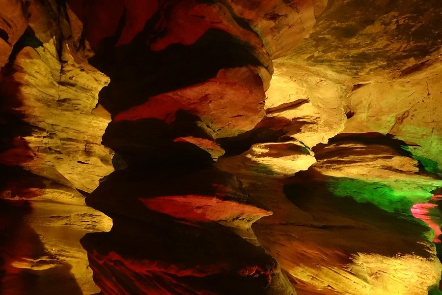 Laurel Caverns image
