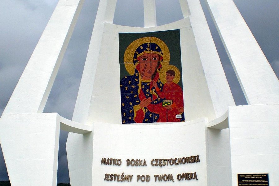 Monumento em homenagem a Nossa Senhora de Czestochowa image