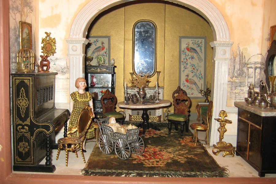 The Forde Doll & Doll House Collection image