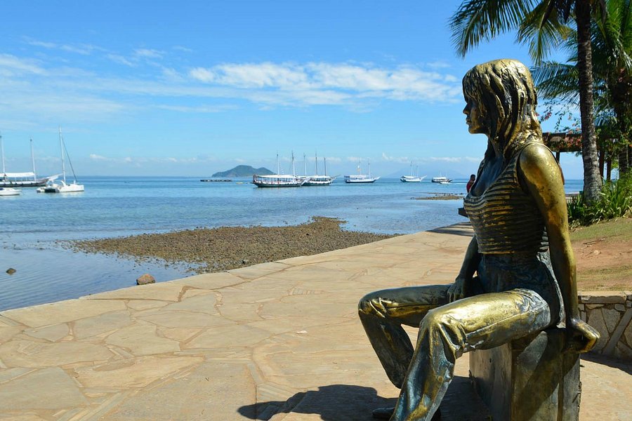Brigitte Bardot Statue image