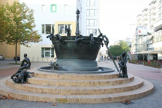 Faunenbrunnen image