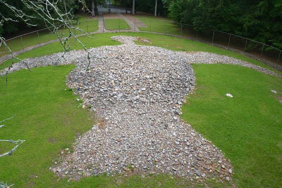 Rock Eagle Mound image