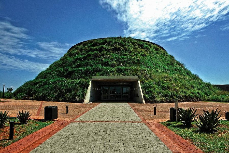Maropeng Visitor Centre image