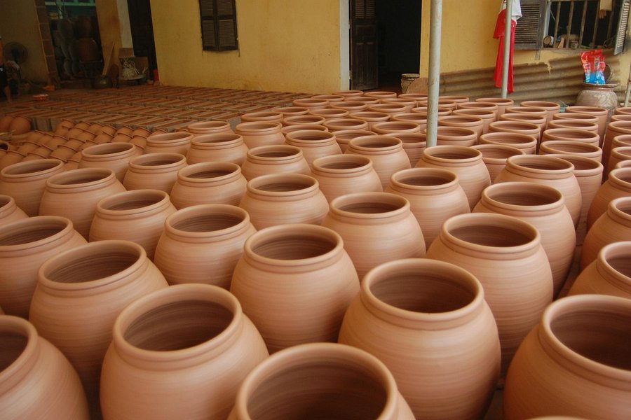 Phu Lang Pottery Village image