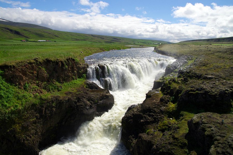Kolugljufur Waterfall image