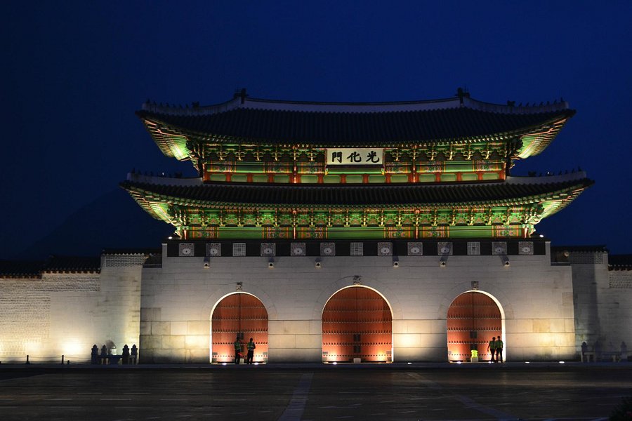 Gwanghwamun Gate image