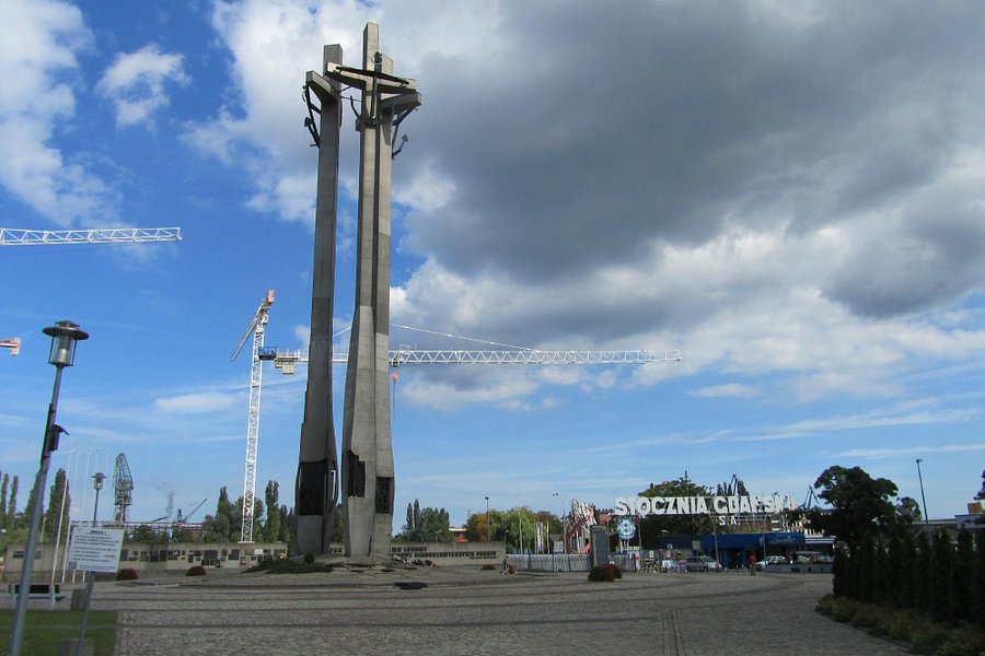 Three Crosses Monument image