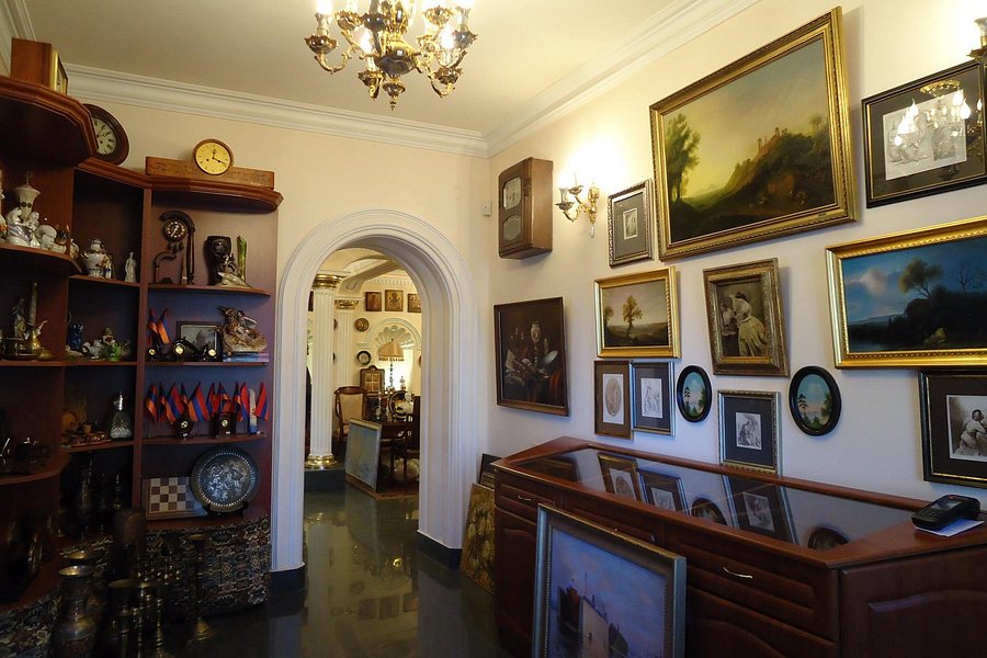 Antique Art Salon image