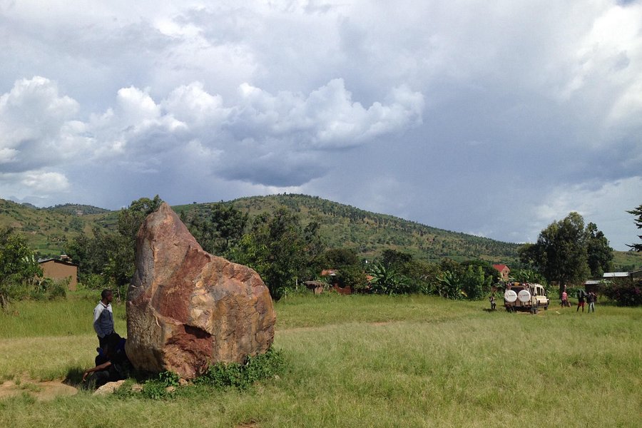 Livingstone-Stanley Monument image