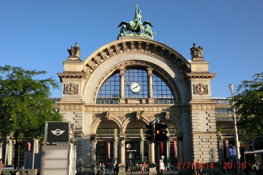 Lucerne Station image