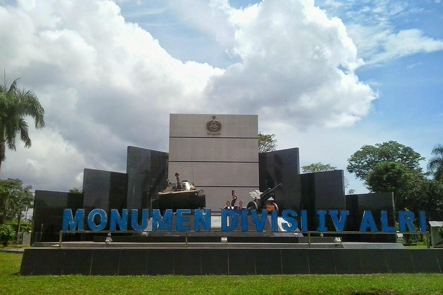 Monumen ALRI Divisi IV Pertahanan Kalimantan image