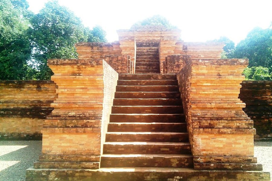 Muaro Jambi Temple Complex image