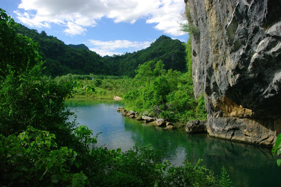 Phong Nha Caves image