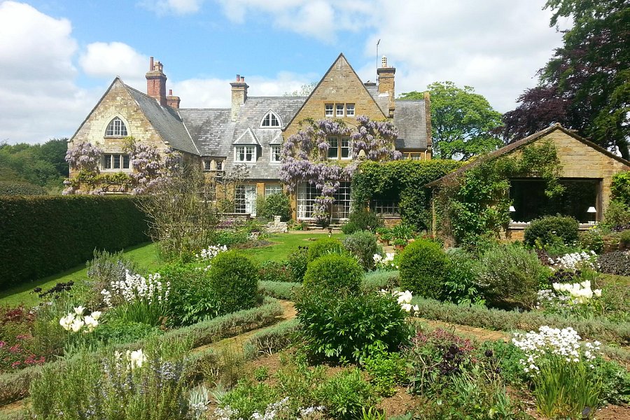 Coton Manor Gardens image