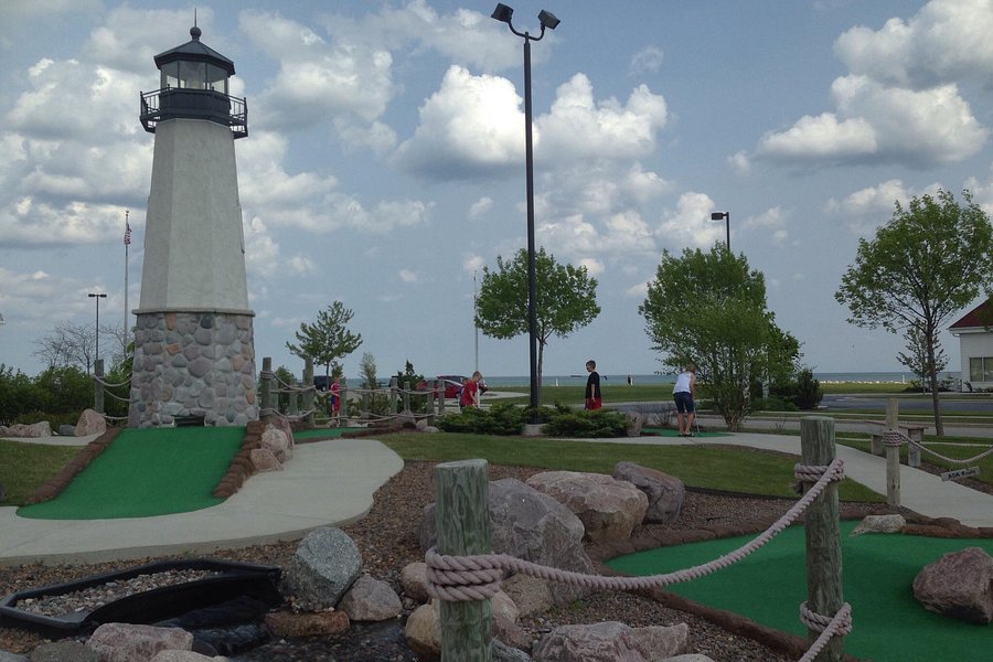 Harbor Pointe Miniature Golf image