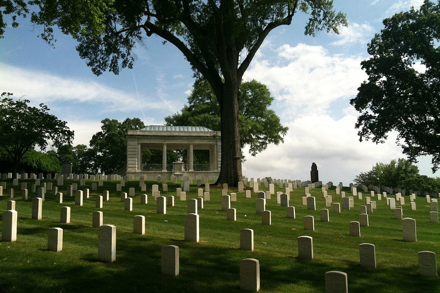 Marietta National Cemetery image