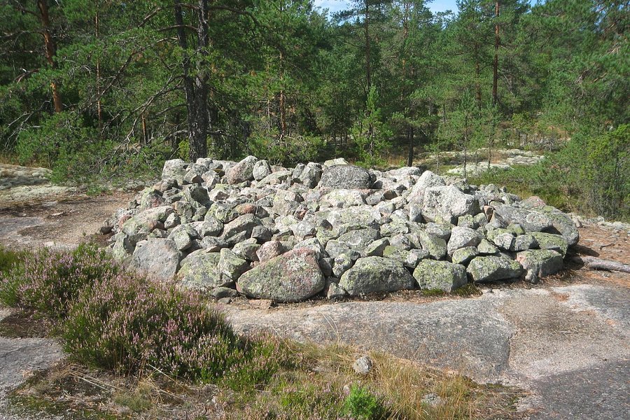 Burial Site of Sammallahdenmäki image