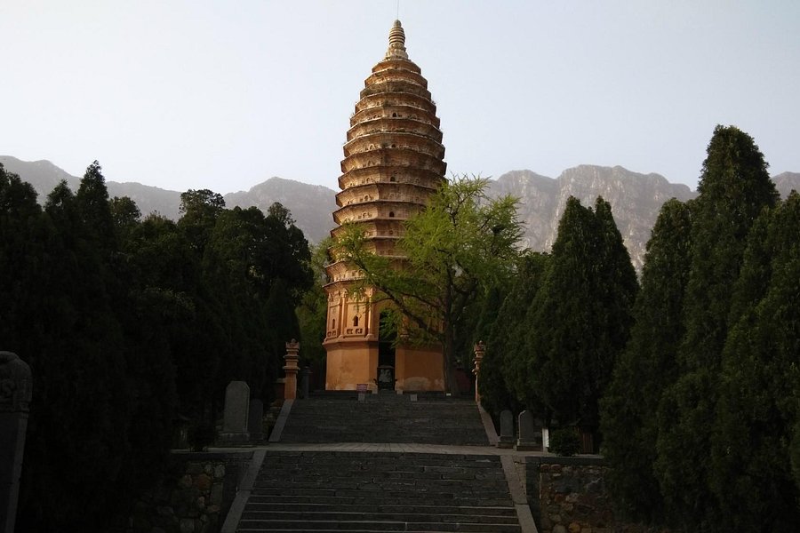 Huishan Temple image
