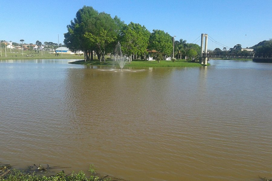 Parque Lacustre image