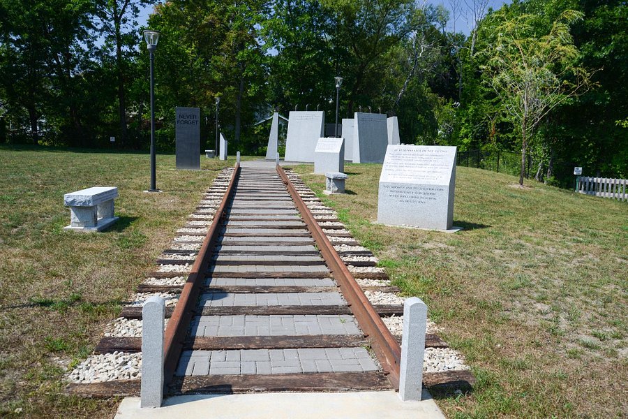 New Hampshire Holocaust Memorial image
