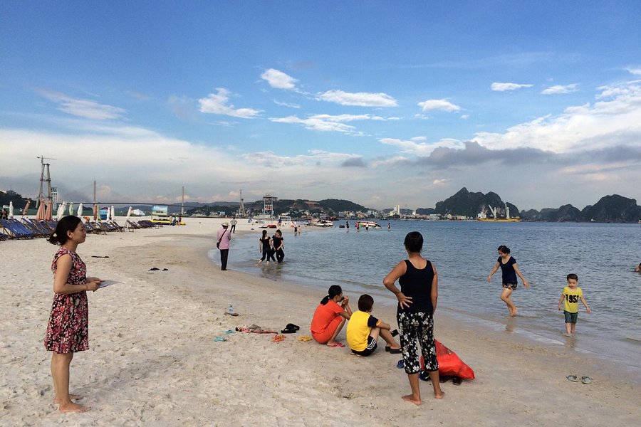 Bai Chay Beach image