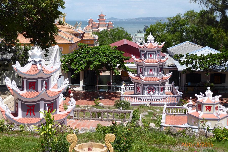 Linh Long Tu Temple image