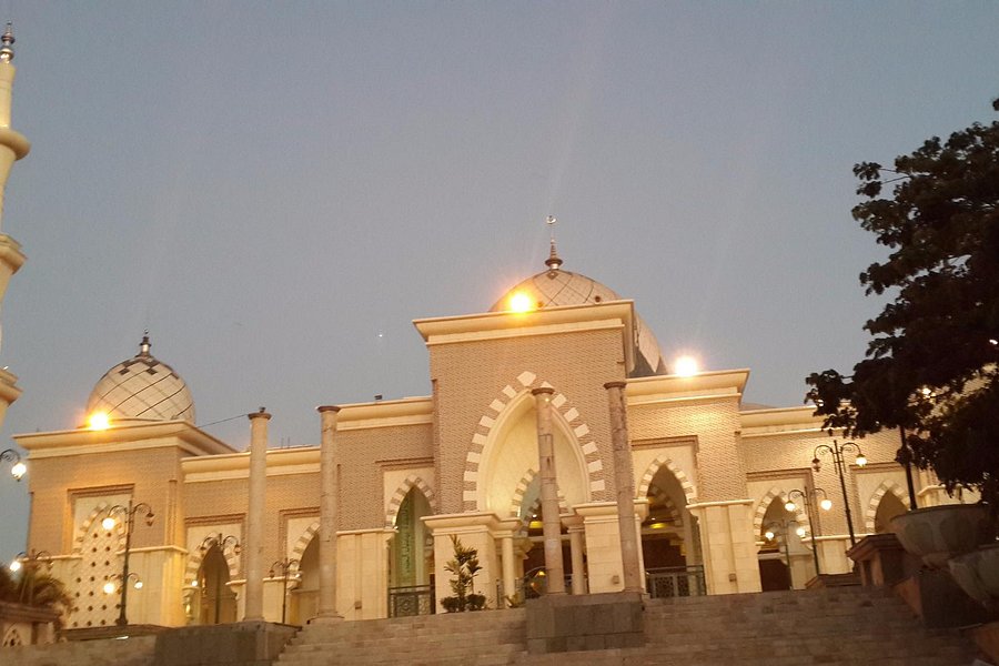 Makassar Great Mosque image