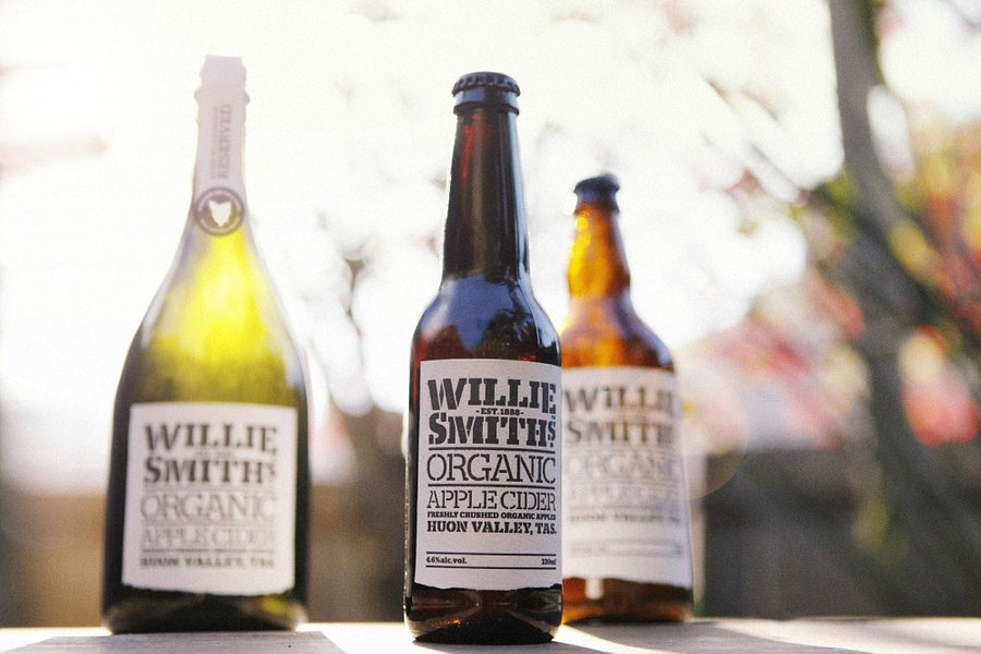 Willie Smiths Organic Apple Cider image