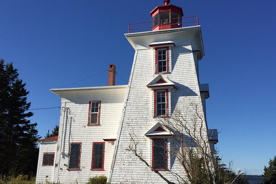 Blockhouse Point Lighthouse image