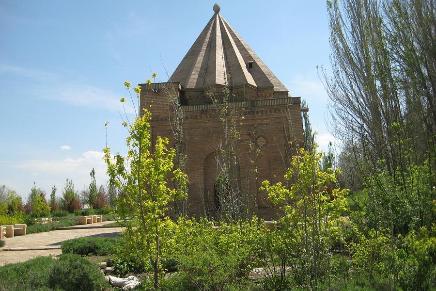 Aisha Bibi Mausoleum image