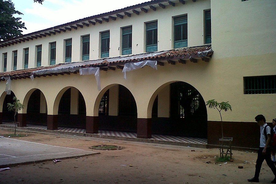 Colegio Nacional Loperena image