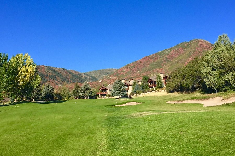 Crater Springs Golf Course image