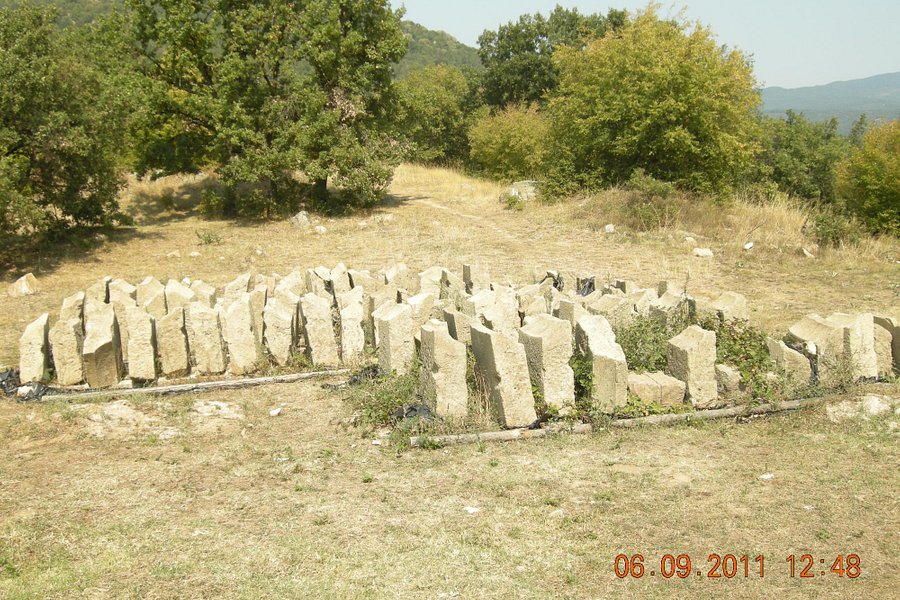 Thracian Temple Complex Starosel image