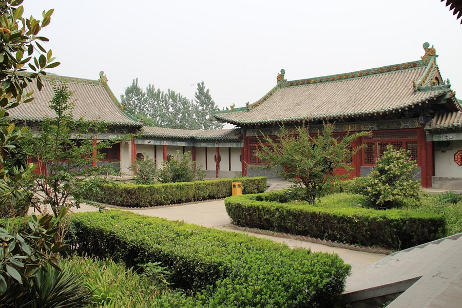 Ouyang Xiu's Tomb image