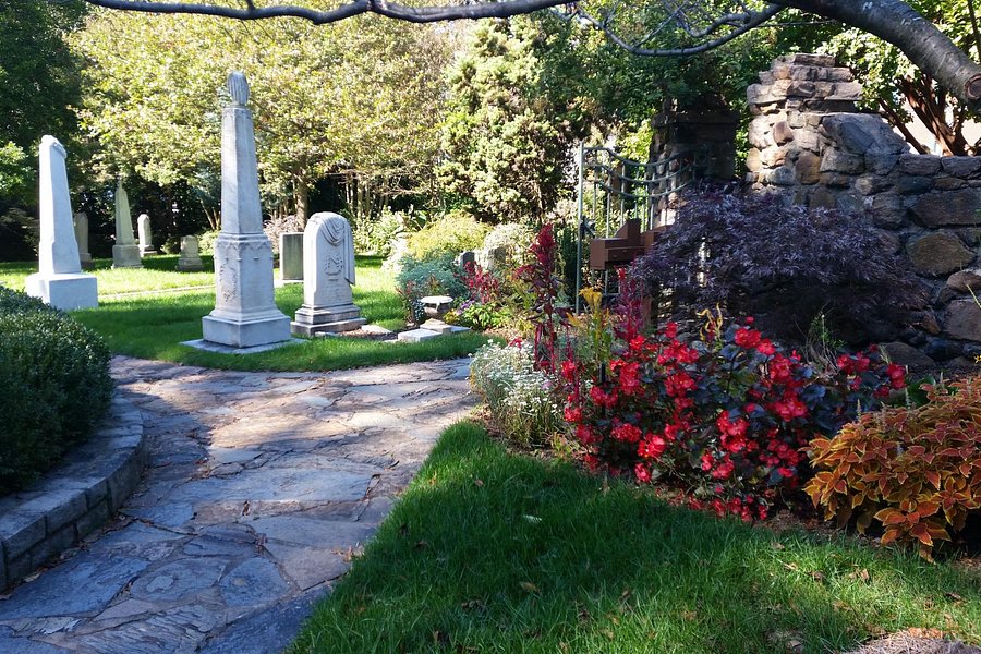 Memorial Gardens image