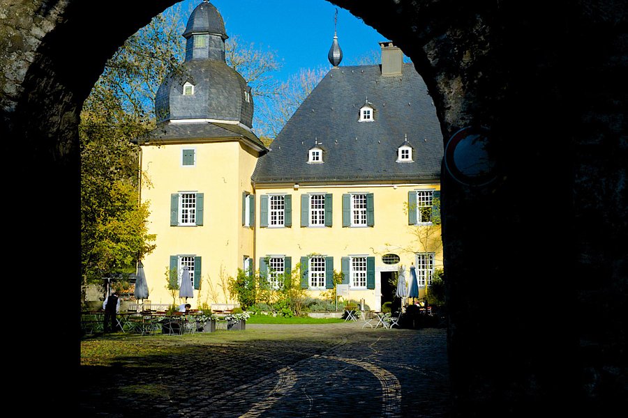 Schloss Lüntenbeck image