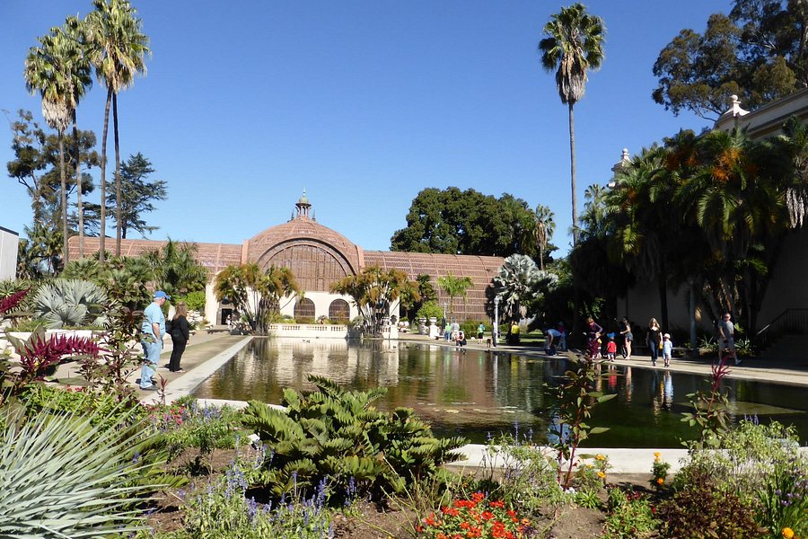 Botanical Building and Lily Pond image